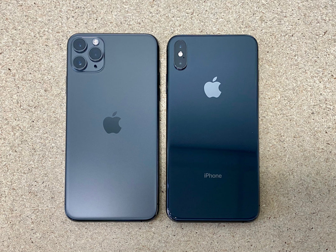iPhone 11 Pro Max beside iPhone XS Max Frank Mobile