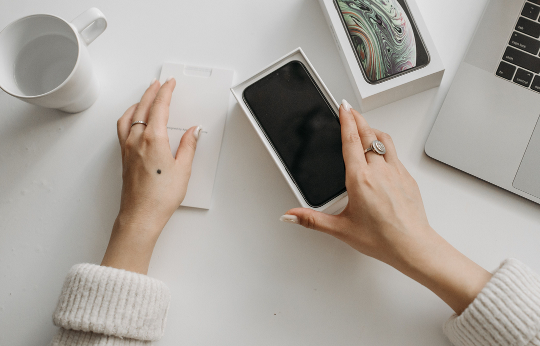 What Does Refurbished Phone Mean in Australia? Grades & Rights